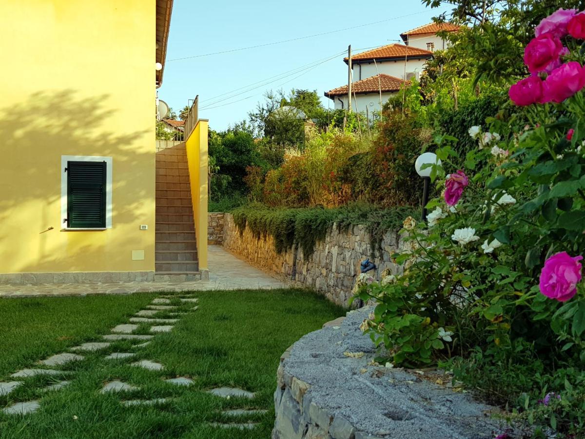 Casa Laura Villa Imperia Dış mekan fotoğraf